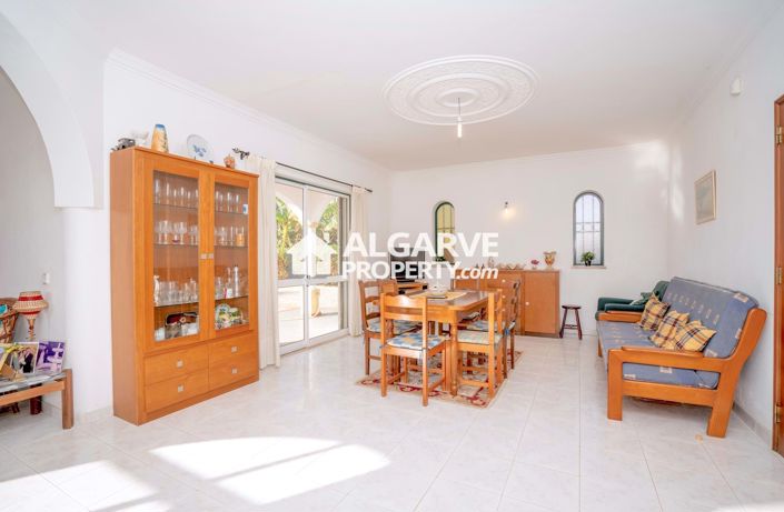 Image No.20-8 Bed Villa for sale