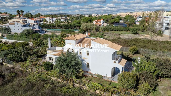 Image No.28-8 Bed Villa for sale