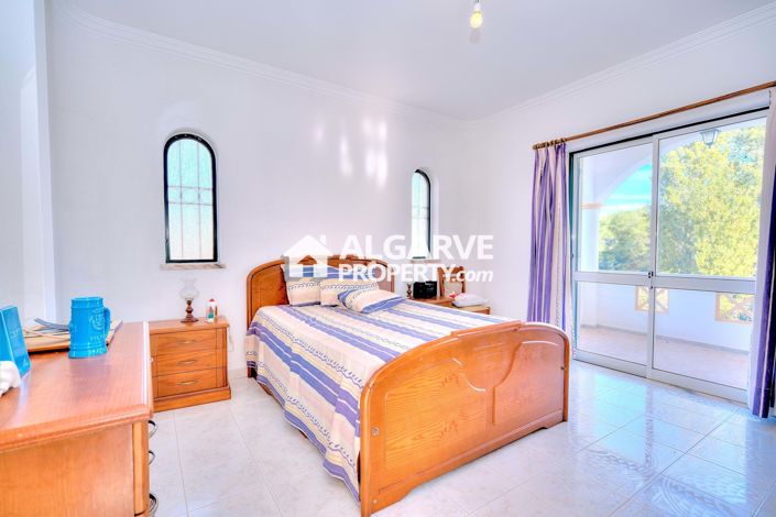 Image No.3-8 Bed Villa for sale