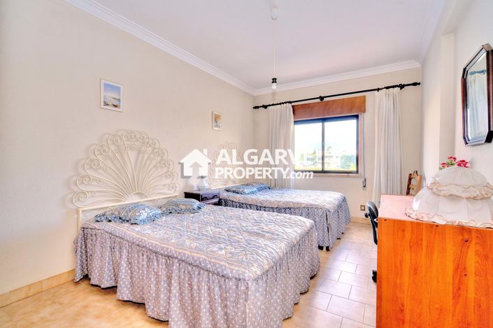 Image No.40-8 Bed Villa for sale