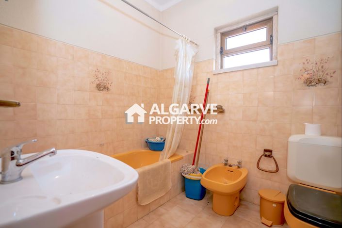 Image No.46-8 Bed Villa for sale