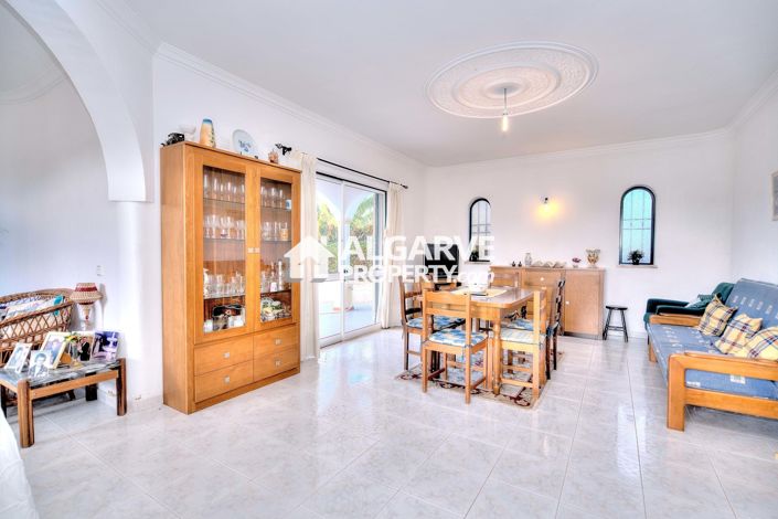 Image No.5-8 Bed Villa for sale