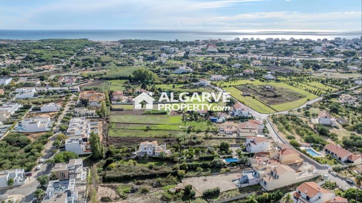 Image No.7-8 Bed Villa for sale