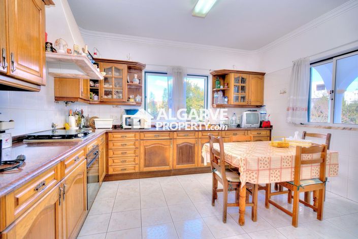 Image No.8-8 Bed Villa for sale