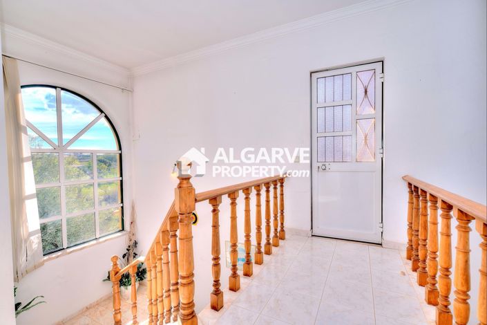 Image No.9-8 Bed Villa for sale