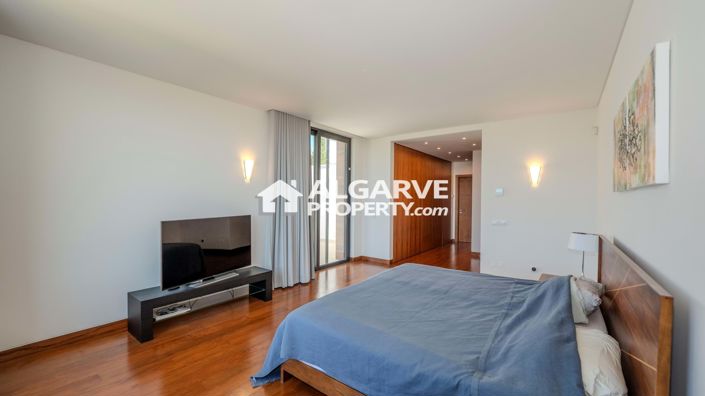 Image No.11-4 Bed Villa for sale