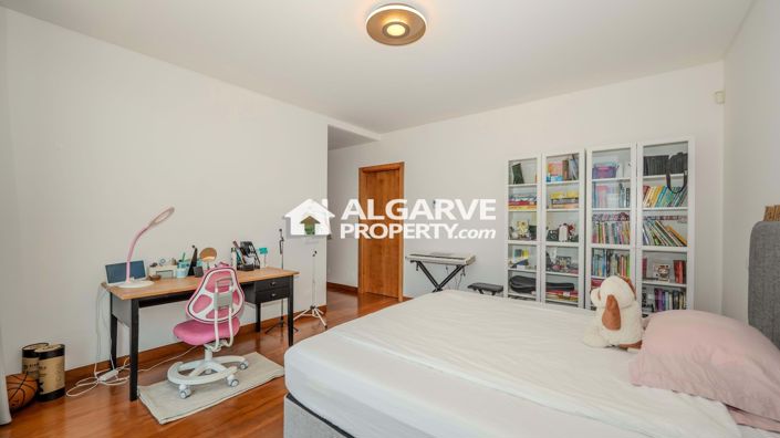 Image No.14-4 Bed Villa for sale