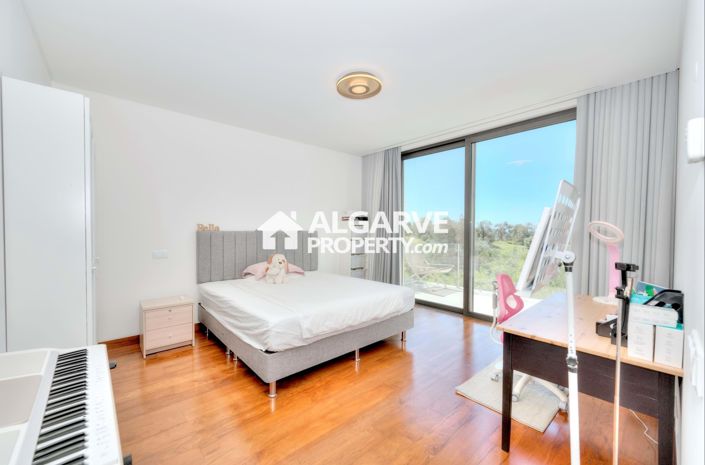 Image No.15-4 Bed Villa for sale