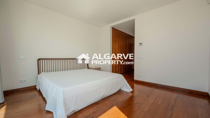 Image No.19-4 Bed Villa for sale