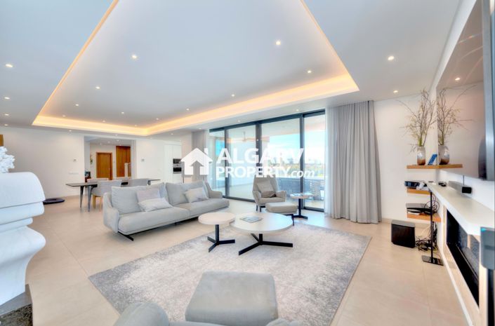 Image No.2-4 Bed Villa for sale