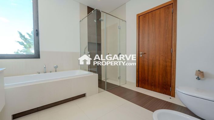 Image No.21-4 Bed Villa for sale