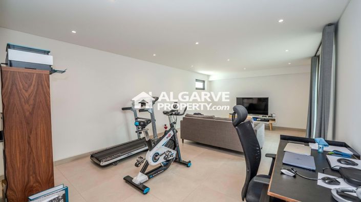 Image No.29-4 Bed Villa for sale