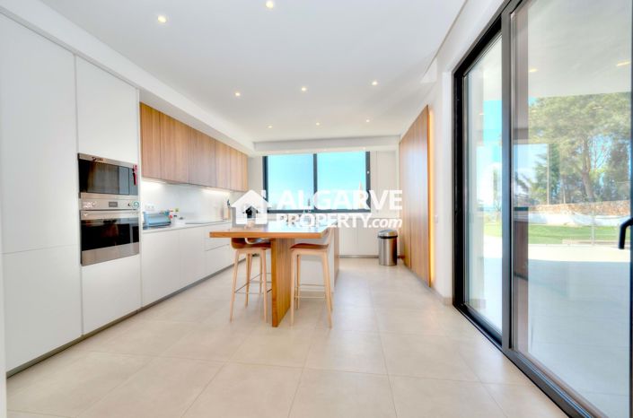 Image No.3-4 Bed Villa for sale