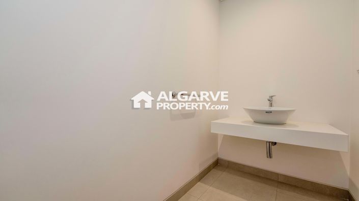 Image No.35-4 Bed Villa for sale