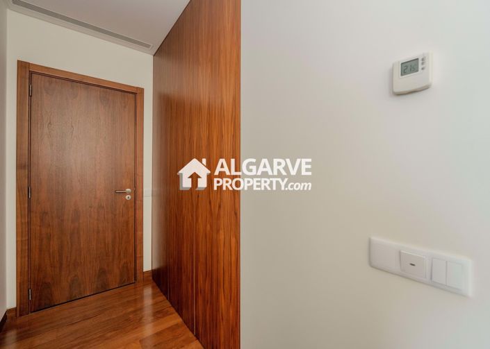 Image No.37-4 Bed Villa for sale