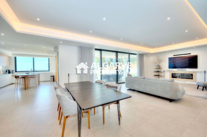 Image No.4-4 Bed Villa for sale