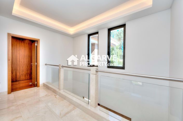 Image No.53-4 Bed Villa for sale