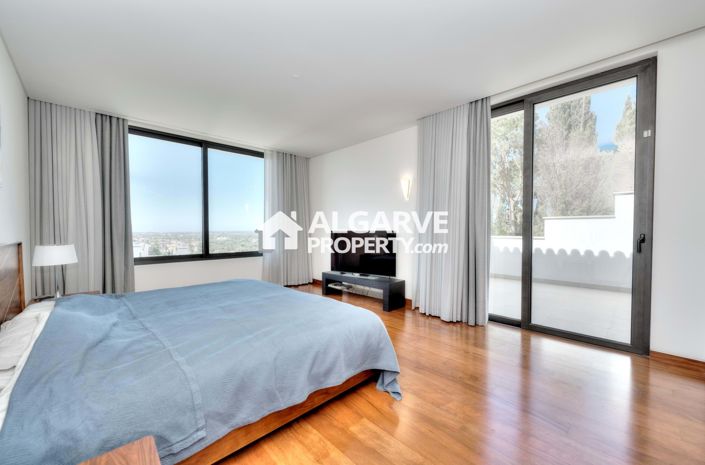 Image No.54-4 Bed Villa for sale