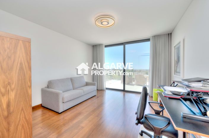 Image No.56-4 Bed Villa for sale