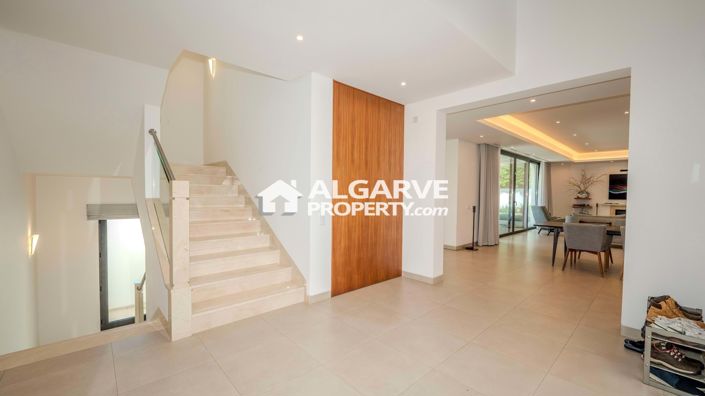 Image No.6-4 Bed Villa for sale