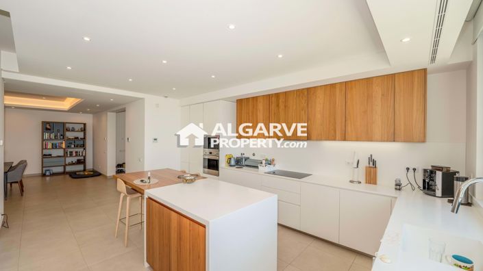 Image No.9-4 Bed Villa for sale