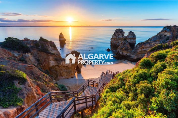 Image No.20-3 Bed Apartment for sale