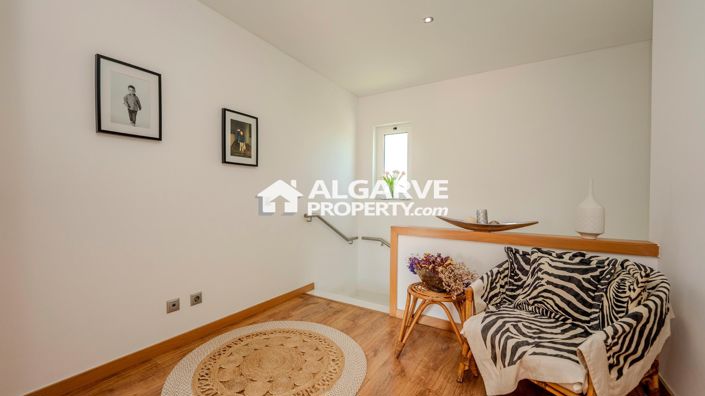 Image No.10-5 Bed Villa for sale