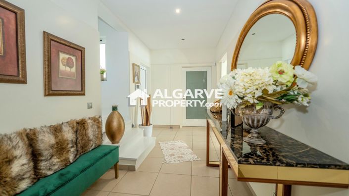 Image No.29-5 Bed Villa for sale