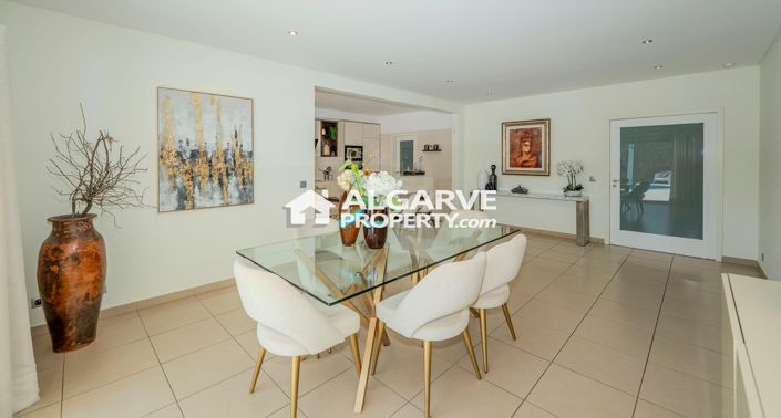 Image No.36-5 Bed Villa for sale