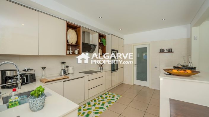 Image No.37-5 Bed Villa for sale