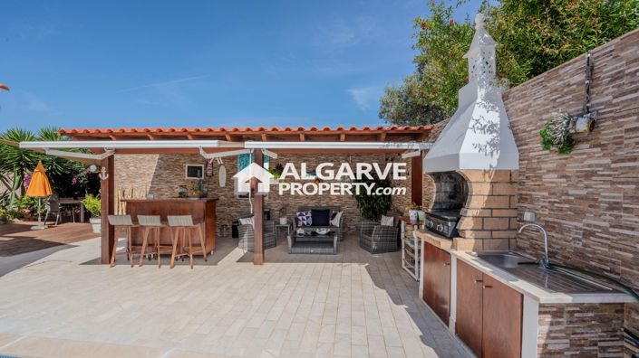 Image No.49-5 Bed Villa for sale