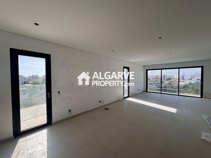 Image No.13-2 Bed Apartment for sale