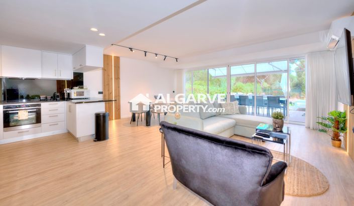 Image No.16-3 Bed Townhouse for sale