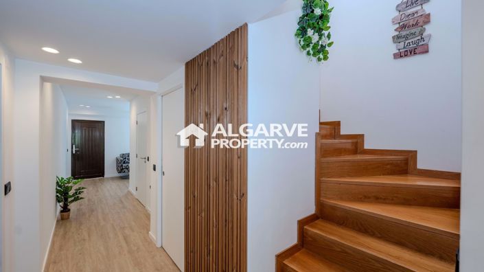 Image No.26-3 Bed Townhouse for sale