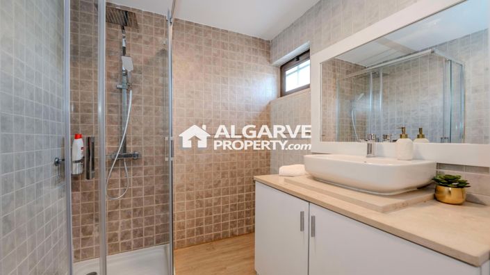 Image No.29-3 Bed Townhouse for sale