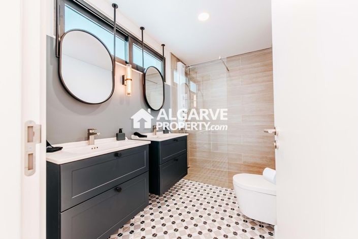 Image No.20-3 Bed Apartment for sale