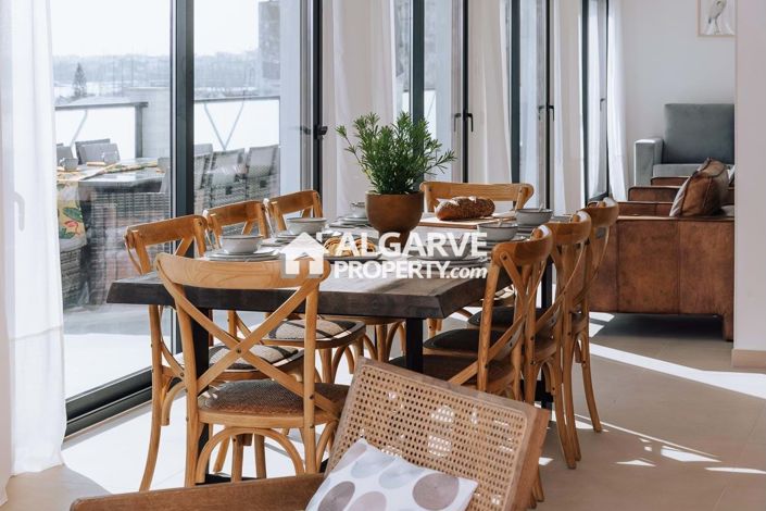 Image No.27-3 Bed Apartment for sale