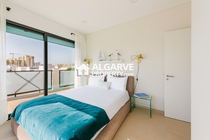 Image No.3-3 Bed Apartment for sale