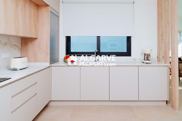 Image No.30-3 Bed Apartment for sale