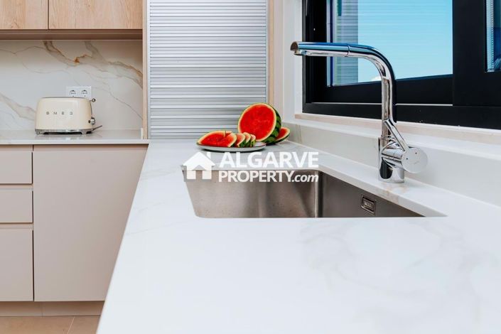 Image No.31-3 Bed Apartment for sale