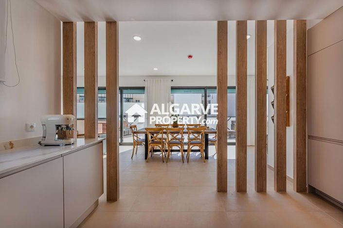 Image No.8-3 Bed Apartment for sale