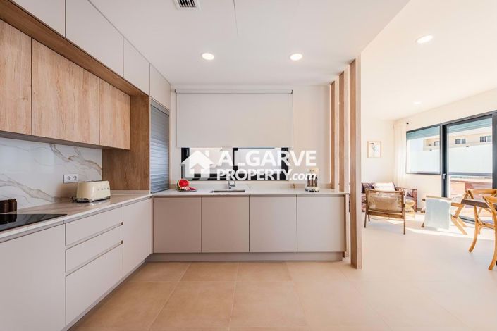 Image No.9-3 Bed Apartment for sale