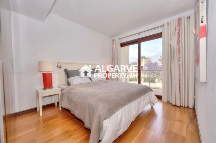 Image No.14-5 Bed Townhouse for sale