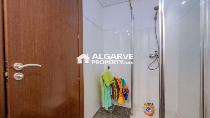 Image No.30-5 Bed Townhouse for sale