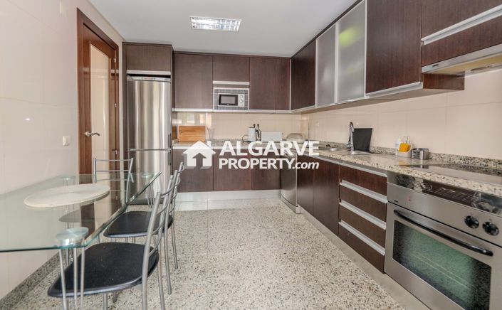 Image No.40-5 Bed Townhouse for sale