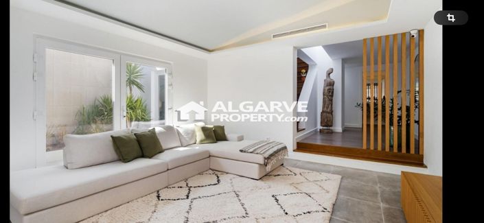 Image No.15-3 Bed Townhouse for sale