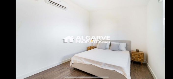 Image No.29-3 Bed Townhouse for sale