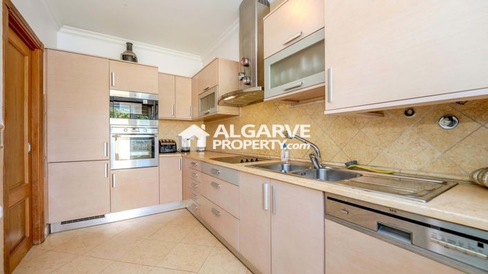 Image No.10-4 Bed Semi-Detached for sale