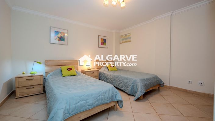 Image No.17-4 Bed Semi-Detached for sale