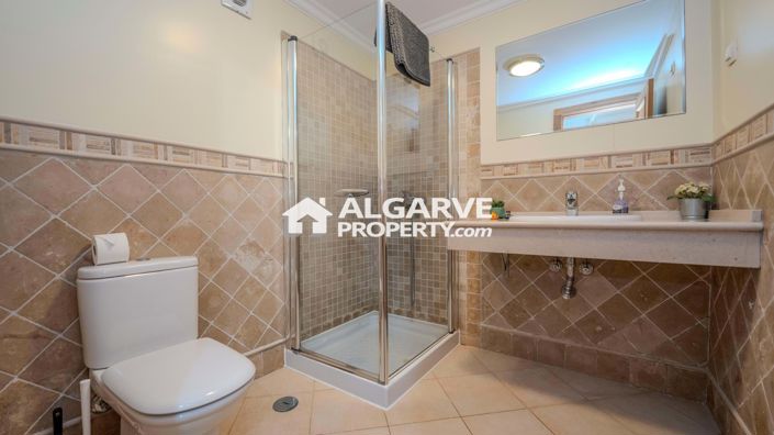 Image No.21-4 Bed Semi-Detached for sale